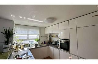 Wohnung kaufen in 71157 Hildrizhausen, Wohnerlebnis mit Blick auf den Schönbuch – Maisonette-Wohnung mit gehobener Ausstattung