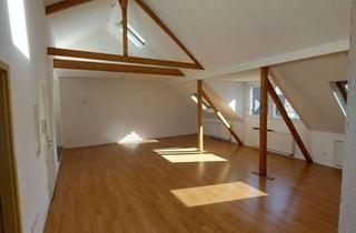 Wohnung kaufen in Augustastraße 73, 47198 Alt-Homberg, Ansprechende und sanierte 7-Raum-DG-Wohnung in Duisburg