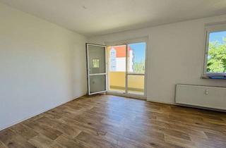 Wohnung mieten in Neuer Friedberg 20, 98527 Suhl, Charmante 3-Zimmer-Wohnung mit Balkon und Naturblick, in der 1. Etage (Möbel zeigen Musterwohnung)
