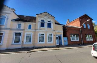 Haus kaufen in 25764 Wesselburen, DER NORDSEE SO NAH: Großzügiges Stadthaus in Wesselburen - ideal für Handwerker