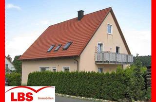 Anlageobjekt in 92278 Illschwang, "INTERESSANTE KAPITALANLAGE"-Gepflegtes ZFH mit ELW, Garten und Garagen in Illschwang