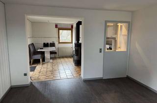Wohnung mieten in Schrahöfe 15, 79215 Elzach, Sanierte 3-Zimmerwohnung mit Balkon und Einbauküche in Elzach