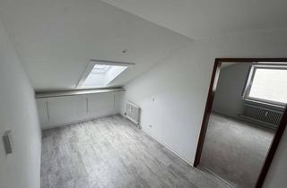 Wohnung mieten in Waldenbucher Str. 43, 71065 Sindelfingen, Moderne 2,5-Zimmer-Dachgeschosswohnung mit sonnigem Balkon und EBK im Herzen von Sindelfingen