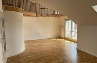 Wohnung mieten in 86551 Aichach, Gemütliche Dachgeschosswohnung mit Galerie und Balkon in Aichach-Unterwittelsbach