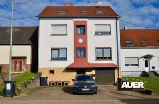 Mehrfamilienhaus kaufen in 66333 Völklingen, Mehrfamilienhaus mit 3 Wohneinheiten und großem Garten