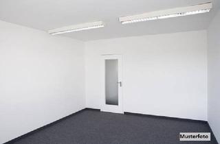 Wohnung kaufen in 01705 Freital, 2-Zimmer-Wohnung mit Balkon und Stellplatz