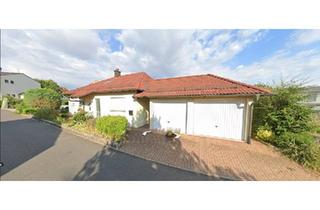 Haus kaufen in 97265 Hettstadt, Hettstadt - Freistehender Bungalow in bester Lage