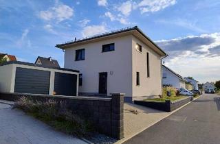 Villa kaufen in 07333 Unterwellenborn, Unterwellenborn - freistehendes Einfamilienhaus Typ Stadtvilla mit Pool
