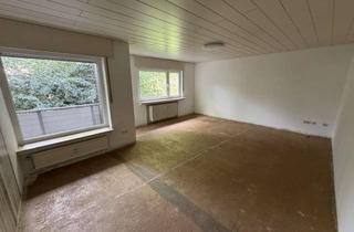 Wohnung kaufen in Oelkerstraße 10, 33699 Hillegossen, Große ETW mit 4-Zimmern und neuen Fenstern