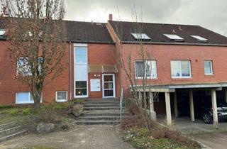 Wohnung kaufen in 24113 Gaarden-Süd/Kronsburg, Im Auftrag z. verk.: 3-Zi.-Wohnung mit Terrasse u. Carport in ruhiger Lage am Viehburger Gehölz