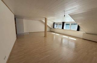 Wohnung mieten in 74909 Meckesheim, Komplettes Dachgeschoss mit Balkon und Stellplatz
