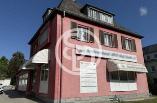 Gewerbeimmobilie kaufen in 95032 Hof, Gesicherte Mieteinnahmen: Zentral gelegenes, gepflegtes Stadthaus mit leerstehender Wohnung (sanierungsbedürftig) und vermieteter Gewerbeeinheit - Nähe Klinikum - Stellplätze vorhanden