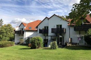 Wohnung kaufen in Am Kohlenschacht, 06493 Ballenstedt, Wohnen wo andere Urlaub machen! Kleine 2-Zimmer- EG-Wohnung mit Terrasse und Stellplatz!