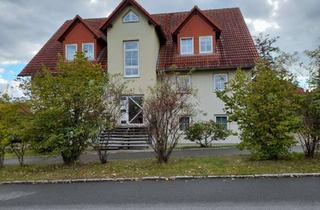 Wohnung mieten in Märienstraße 41, 07937 Zeulenroda-Triebes, Ansprechende 2-Raum-Maisonette-Wohnung mit EBK und Balkon in Zeulenroda-Triebes
