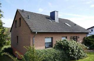 Einfamilienhaus kaufen in Ahornweg, 34311 Naumburg, Einfamilienhaus mit Garagenanlage und großem Garten in Naumburg