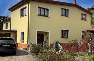 Haus kaufen in 03044 Cottbus, Zweifamilienhaus mit Büro, Garten und Doppelgarage