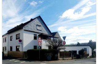 Anlageobjekt in 65510 Hünstetten, *** Super flexibles Anlageobjekt, viele Garagen, riesiger Hofbereich + großer Garten ***