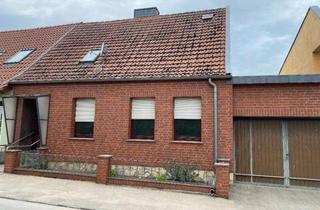 Einfamilienhaus kaufen in 38486 Klötze, Doppelhaushälfte mit Garage und Nebengebäude in Klötze