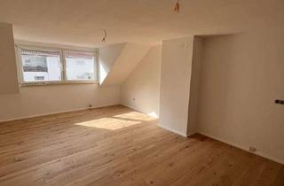 Wohnung kaufen in Weiherstraße, 91448 Emskirchen, Provisionsfrei! - Sanierte und freie 2-Zimmer Wohnung mit Stellplatz zentral in Emskirchen