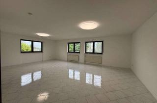 Wohnung mieten in 66892 Bruchmühlbach-Miesau, IK| Bruchmühlbach - Lichtdurchflutete 3-Zimmer-Wohnung mit Balkon