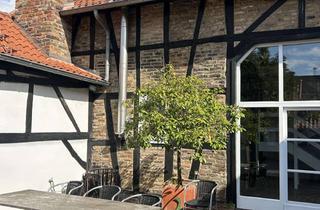 Wohnung mieten in Glückstr. 30, 53229 Holzlar, Liebhaberobjekt zu vermieten. Alter Gutshof mit Garten und Kamin.