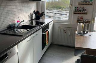 Wohnung mieten in Rabenstraße 53, 23970 Wismar-Ost, Gepflegte 3-Raum-Wohnung mit Garage, Einbauküche in Wismar