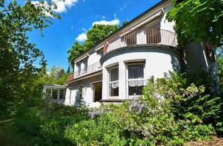 Villa kaufen in 61350 Bad Homburg, Zeitlose Villa mit Charakter auf großem Grundstück im Hardtwald