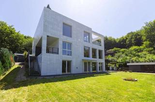 Villa kaufen in 61276 Weilrod, Autark im Grünen: Villa mit Wellnessbereich, Außenpool und gewerblich nutzbarer Einliegerwohnung
