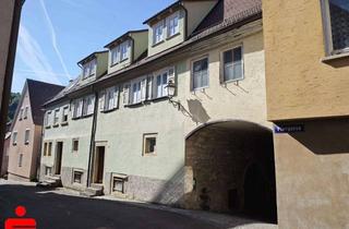 Haus kaufen in 74676 Niedernhall, Reihenmittelhaus mit Innenhof, Nebengebäude und Ausbaupotenzial mitten in Niedernhall