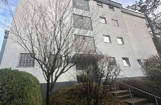 Wohnung kaufen in 42653 Gräfrath, Frisch renovierte Wohnung mit Balkon in der Nähe des Gräfrather Marktplatzes, mit Aufzug