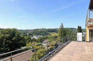 Penthouse kaufen in 51503 Rösrath, Penthousewohnung mit traumhafter Aussicht / Personenaufzug / Garage