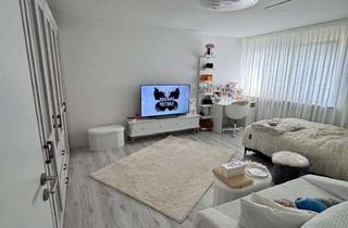 Wohnung kaufen in 51427 Bergisch Gladbach, Schicke, vermietete 2-Zimmerwohnung in Refrath