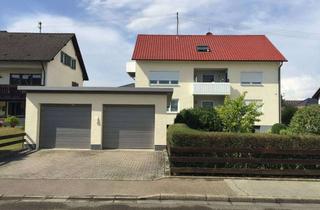Wohnung mieten in Raiffeisen 17, 89291 Holzheim, Schöne DG-Wohnung mit drei Zimmern sowie Balkon und Einbauküche in Holzheim