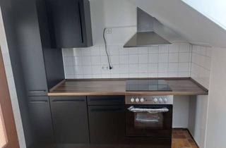 Wohnung mieten in Mecklenburger Straße 79, 23909 Ratzeburg, modernisierte 2-Zi.-DG-Wohnung (ca. 62,45 m²) mit neuer Einbauküche in der Ratzeburger Vorstadt frei