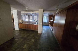 Wohnung mieten in Ludwigstraße 32, 67059 Mitte, Großzügige 3 ZKB Wohnung mit 70er Jahre Charme