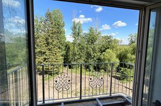 Wohnung mieten in Ernst-Thälmann-Straße 44, 06179 Teutschenthal, DG-Wohnung mit Garten im sanierten Gutshaus in Holleben