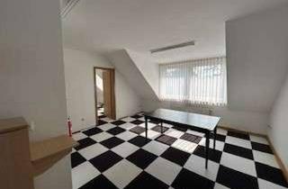 Wohnung mieten in Sternbuschweg 292, 47057 Neudorf-Süd, Nette 3,5-Zimmer-DG-Wohnung in Duisburg
