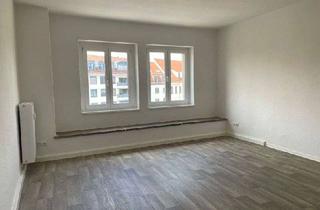 Wohnung mieten in Kurze Gasse, 06844 Innerstädtischer Bereich Mitte, moderne, frisch sanierte , zentral gelegene 2-Raum Wohnung mit Balkon, Bad mit Wanne und Dusche