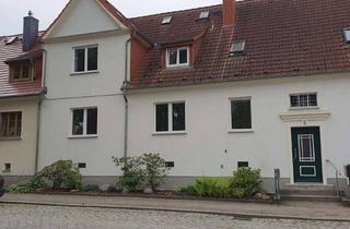 Wohnung mieten in Friedrich-Ludwig-Jahn-Straße, 17235 Neustrelitz, Erstbezug nach Sanierung mit EBK: Schöne 3-Raum-Hochparterre-Wohnung in Neustrelitz