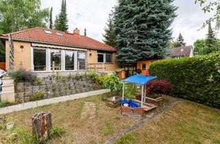 Einfamilienhaus kaufen in Burgfrauenstraße 92, 13467 Hermsdorf, Vielseitiges Einfamilienhaus mit ausgebautem Dachgeschoss, großem Keller und sonniger Terrasse