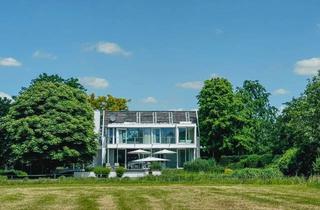 Villa kaufen in 47877 Willich, Lichtdurchflutete Design-Villa mit traumhaftem Ausblick und exklusiver Ausstattung