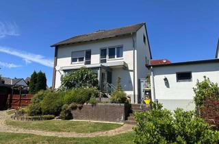 Einfamilienhaus kaufen in 32609 Hüllhorst, Familiengerechtes, teilmodernisiertes Einfamilienhaus in ruhiger Zentrumslage...