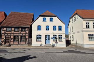 Haus kaufen in Kichenstraße 18, 19089 Crivitz, Repräsentatives Wohn- und Geschäftshaus in zentraler Innenstadtlage von Crivitz zu verkaufen.