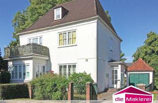 Villa kaufen in 23795 Bad Segeberg, Stadtvilla auf großem Grundstück - nutzbar als Ein- oder Zweifamilienhaus