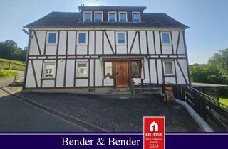 Haus kaufen in 51598 Friesenhagen, Friesenhagen - Historisches & gepflegtes Ein-Zweifamilienhaus mit großem Wiesengrundstück - nahe Freudenberg!