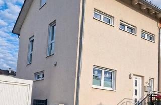 Doppelhaushälfte kaufen in 42489 Wülfrath, Wülfrath - Effiziente Haushälfte mit Keller und Wohlfühlgarten von Privat