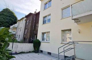 Wohnung kaufen in 46045 Styrum, Erdgeschosswohnung mit Terrasse, Balkon und zwei Garagen in ruhiger Einbahnstraße.