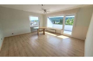 Wohnung kaufen in 53489 Sinzig, Helle, einladende 2,5 Zimmer-Dachgeschosswohnung mit Sonnenbalkon im „Tor zur Ahr“