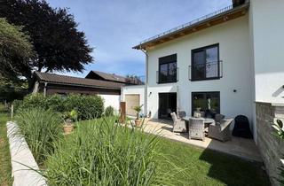 Haus mieten in Thurnstraße 5 1/2, 83101 Rohrdorf, Exklusives Doppelhaus mit Dachterrasse, ruhiger Lage, Garten und freiem Bergblick