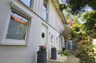Haus mieten in Münchner Straße 117d, 82008 Unterhaching, Stilvolles 4-Zimmer-Reihenhaus in ruhiger Lage von Unterhaching – luxuriöse Ausstattung & EBK